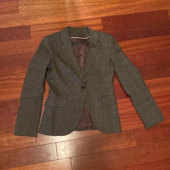 Zara Suit - Picture 2 of 5